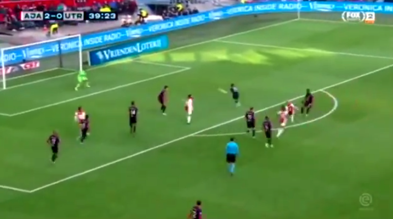 Van de Beek culminó la última jugada de alta cocina del Ajax