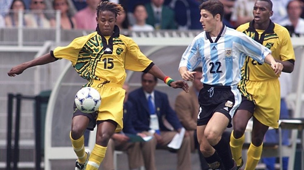 La selección jamaicana logró clasificarse para el Mundial de 1998. AFP