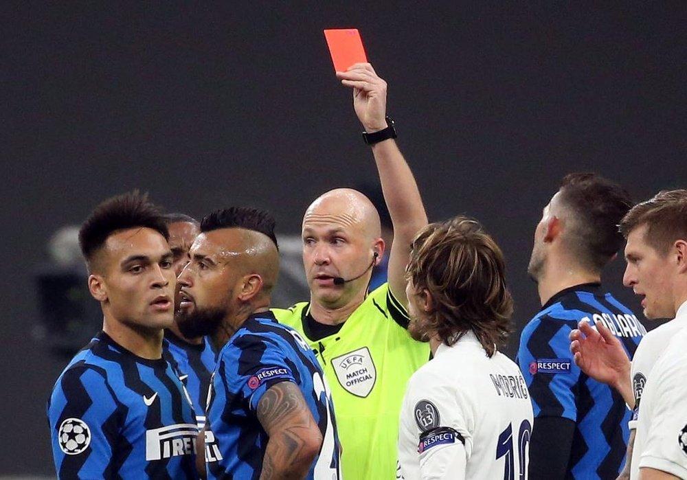 Cuánto cobran los árbitros de Champions League.  EFE/EPA/Matteo Bazzi