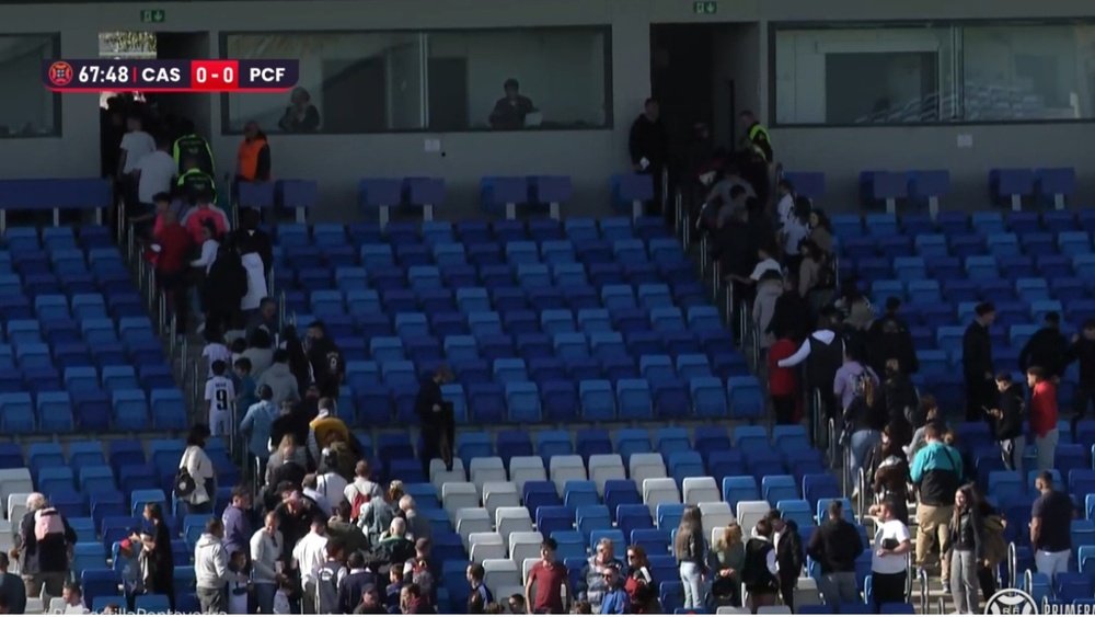 Real Madrid Castilla's game with Pontevedra was stopped. Screenshot/InSports