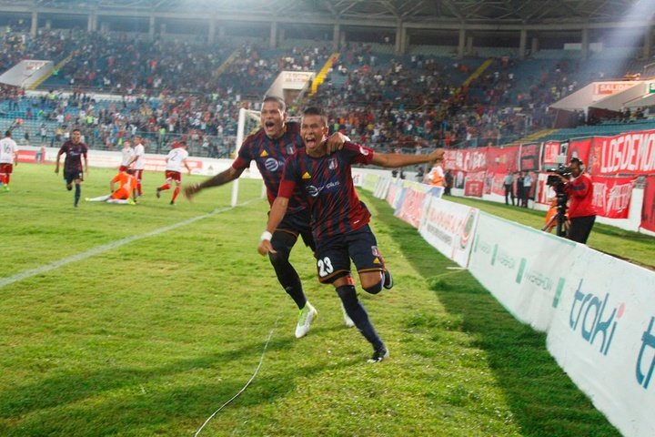 Monagas golea en el estreno de la Liga Venezolana