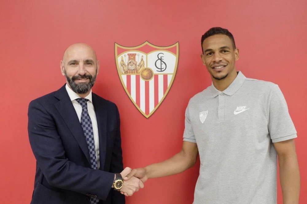 Fernando signe au FC Séville. SevillaFC