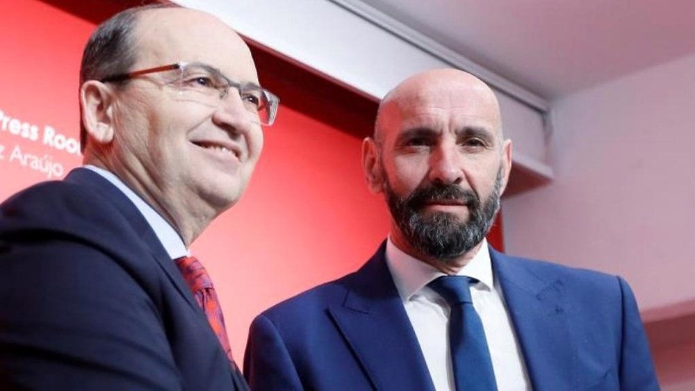 Monchi, para llegar a un acuerdo con el Sevilla. EFE