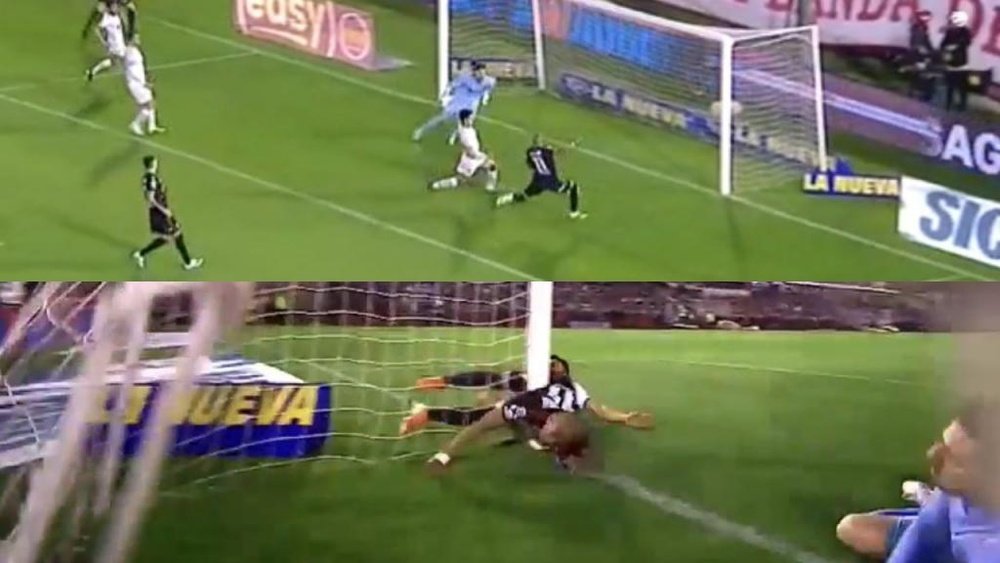 El gol casi le cuesta una lesión a De la Cruz. Capturas/TNTSports
