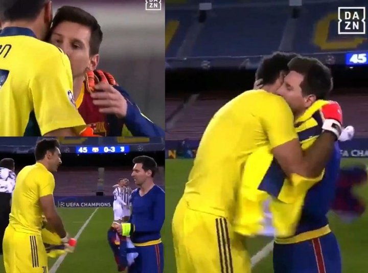 A troca de camisas e o carinhoso abraço entre Messi e Buffon