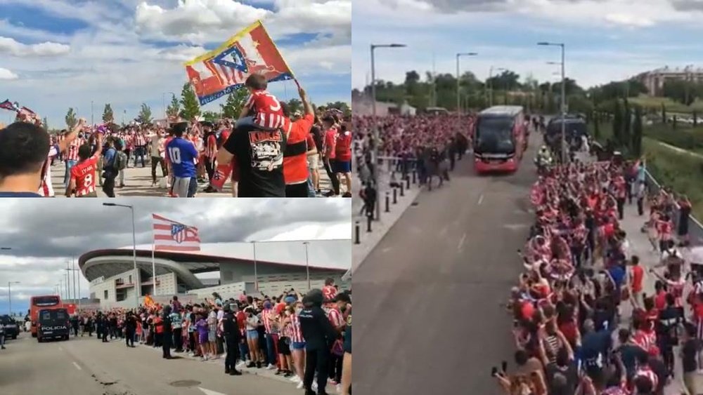 Des centaines de fans ont animé l'arrivée au stade des colchoneros. Twitter/CarruselDeportivo