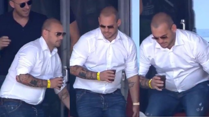 Sneijder stuns everyone with his physique just days after retiring!