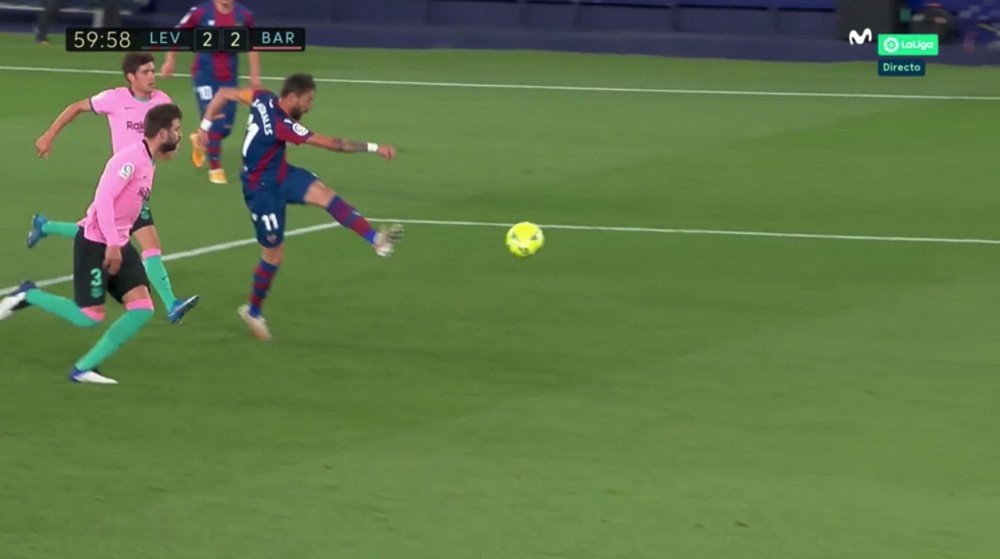 Morales aprovechó el error de Messi para poner el 2-2. Captura/MovistarLaLiga