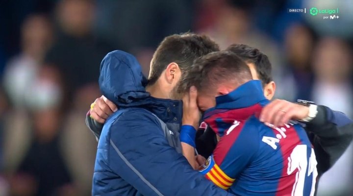 Les larmes de Morales après avoir manqué un penalty crucial pour Levante