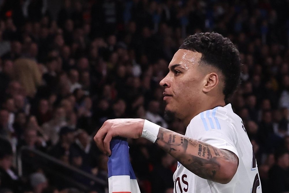 Man City boss Pep Guardiola praised Aston Villa star Morgan Rogers. EFE