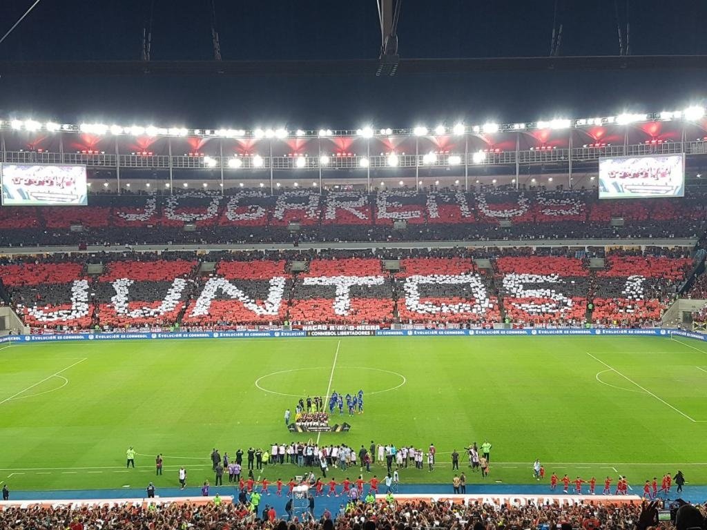 El espectacular mosaico de la afición de Flamengo. Twitter/marcelobaltar1