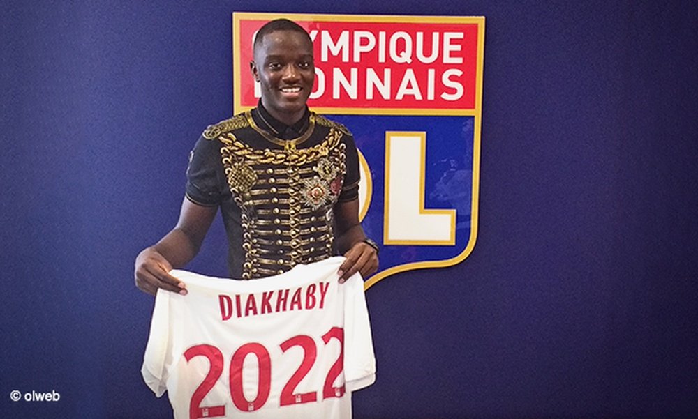 El Olympique de Lyon se refuerza con Diakhaby. OlympiqueLyonnais
