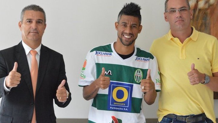Léo Moura, nuevo jugador del Metropolitano brasileño