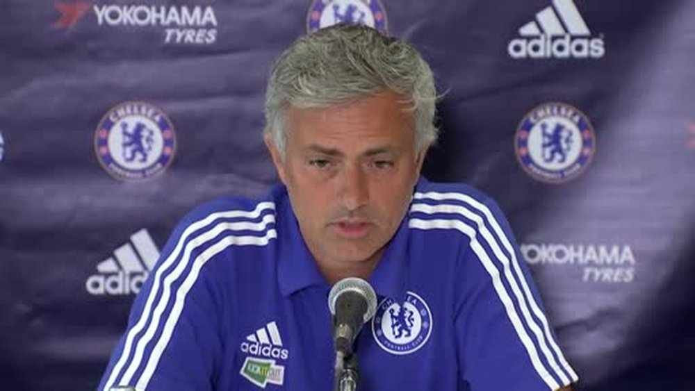 Mourinho, durante la rueda de prensa previa al partido ante el PSG. ChelseaFC