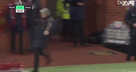 El portugués pateó con muchísima fuerza una botella de agua. M+Fútbol
