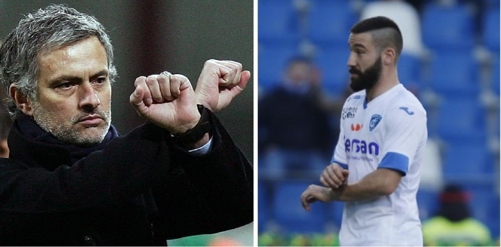 Tonelli, sancionado por imitar un gesto que hizo en su día Mourinho