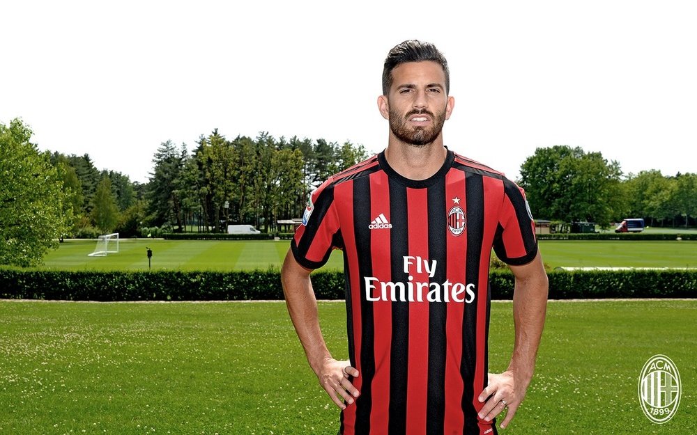 Mateo Musacchio s'est engagé ce mardi avec l'AC Milan. ACMilan