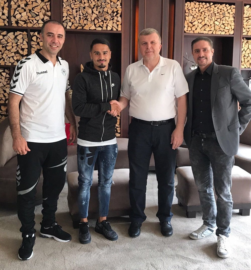 El centrocampista suizo ha llegado a un acuerdo por cinco temporadas. Konyaspor