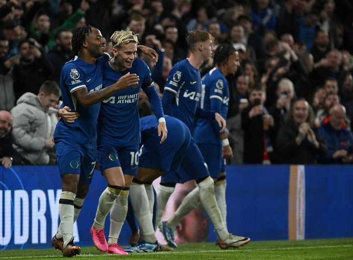 Vital win for Chelsea at Stamford Bridge against ten-man Brighton