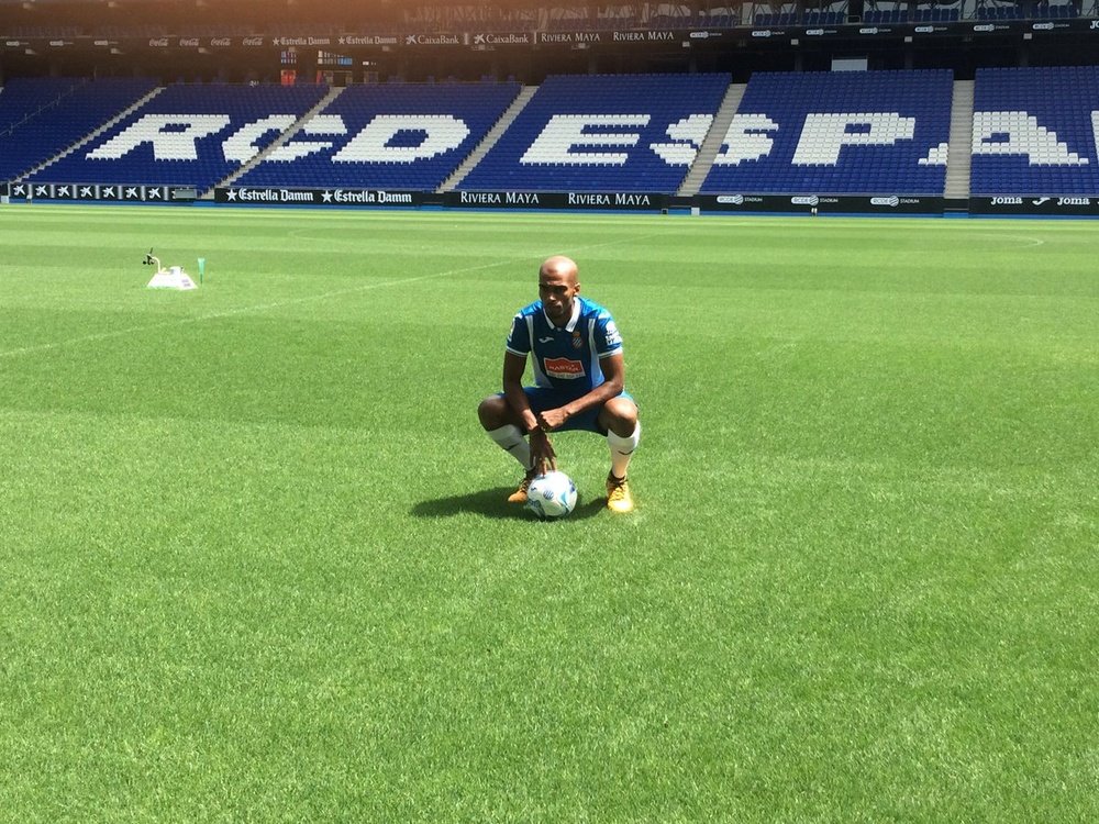 Naldo ya luce la camiseta del conjunto 'perico'. RCDEspanyol