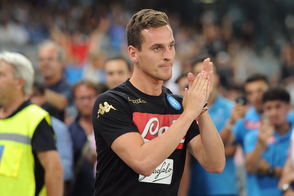 Napoli parade Milik as one of their players. Twitter/OfficialSSCNapoli