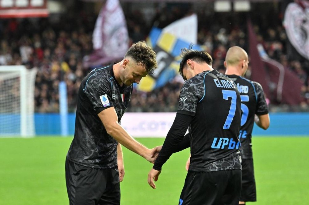 Naples se replace . efe