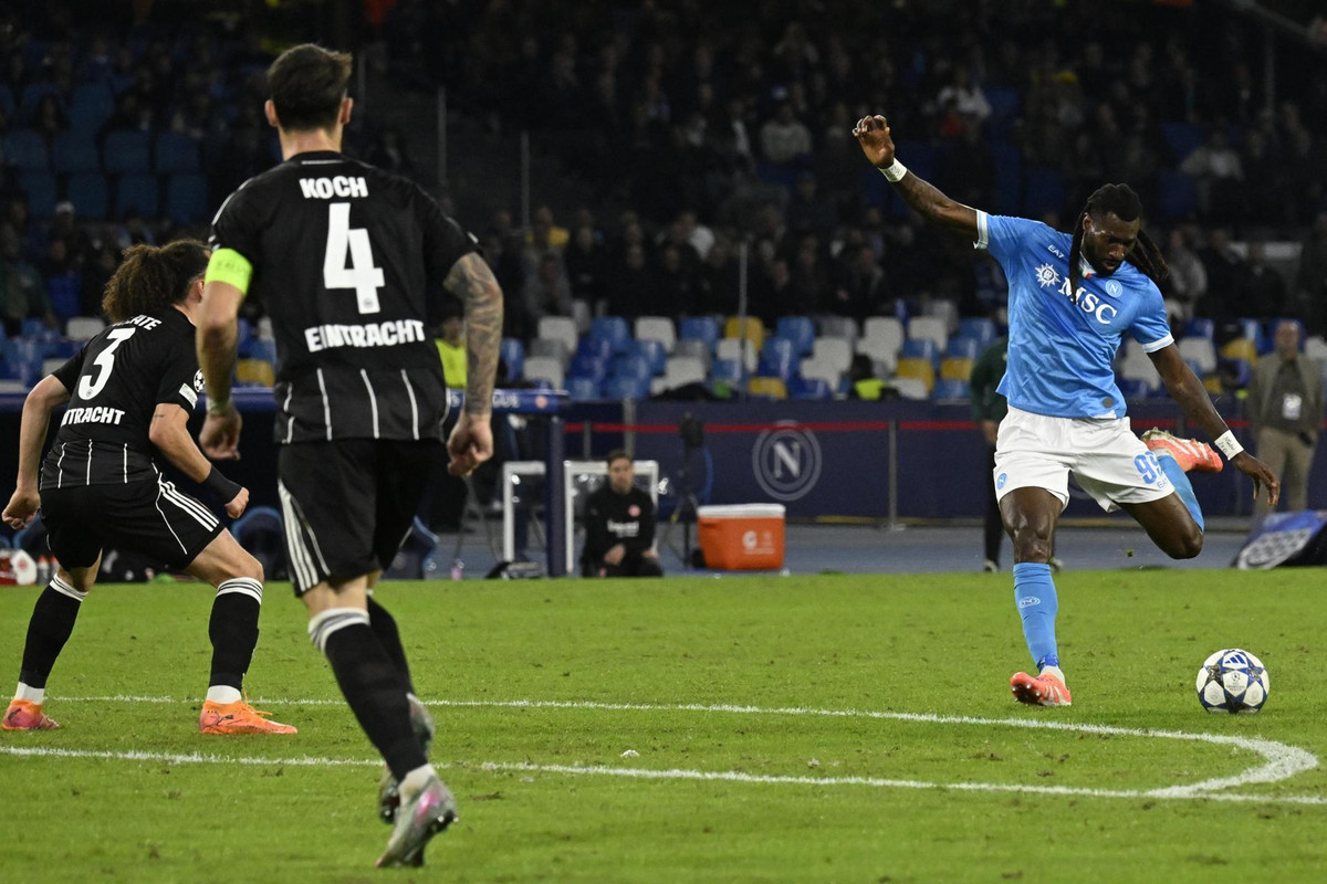 El Nápoles desaprovecha la ocasión