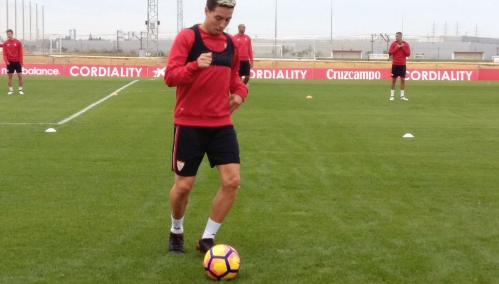 Nasri sigue trabajando para estar listo contra el Barça. SevillaFC