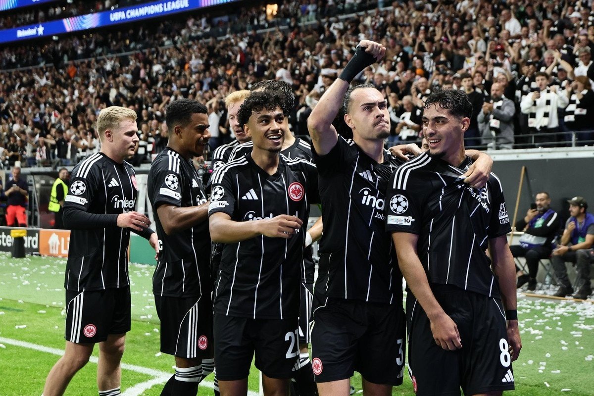 Frankfurt began their UCL campaign with a convincing victory. EFE
