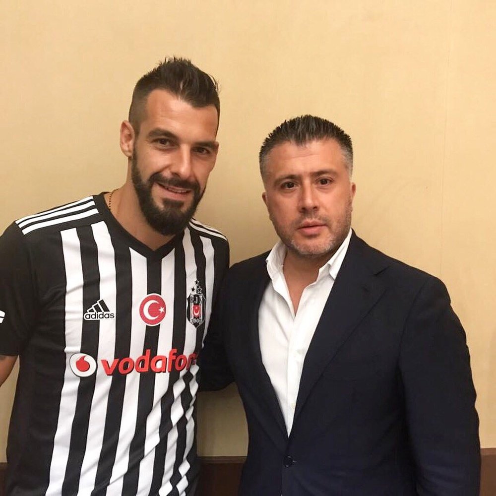 Negredo joins Besiktas. Twitter/Besiktas