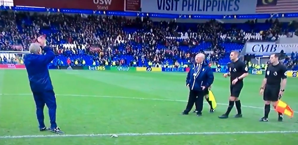 Warnock went mad at the linesman's shocker. Captura/Sky