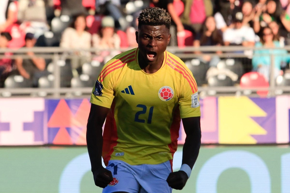 Néiser Villarreal está siendo una de las grandes estrellas del Mundial Sub 20. Su 'hat trick' a España en cuartos de final le ha llevado al primer plano internacional. El colombiano, que tiene a Neymar como ídolo (modificando su nombre para ser similar al del 'crack'), tiene ante sí un futuro prometedor.