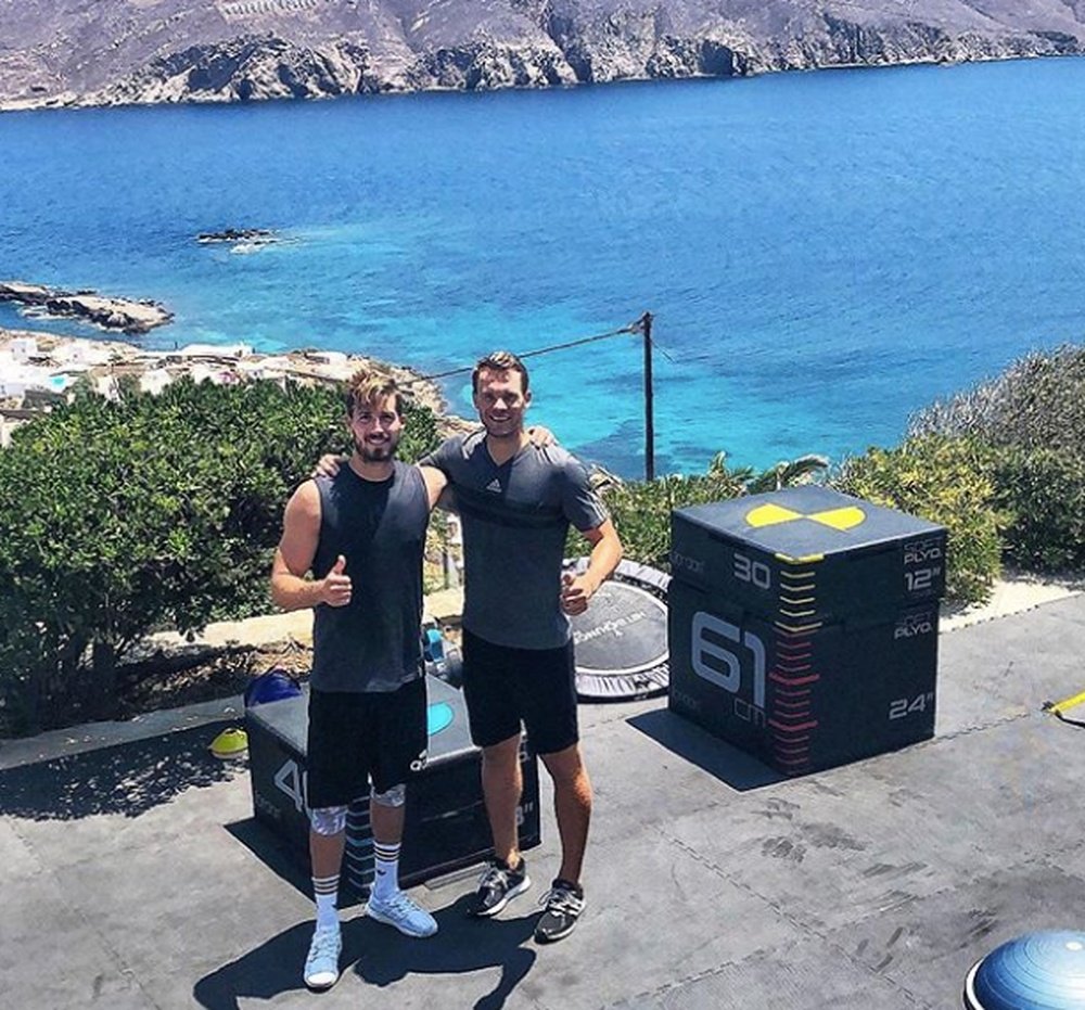 Ambos guardametas se ejercitaron en el exterior en sus vacaciones. Instagram
