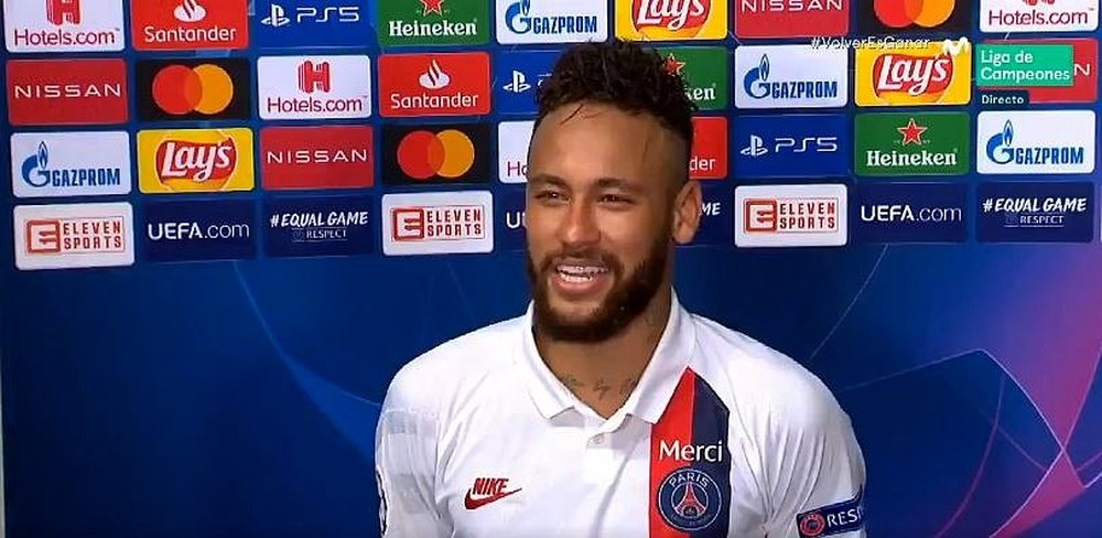 Neymar, feliz tras el agónico pase. Captura/Movistar+