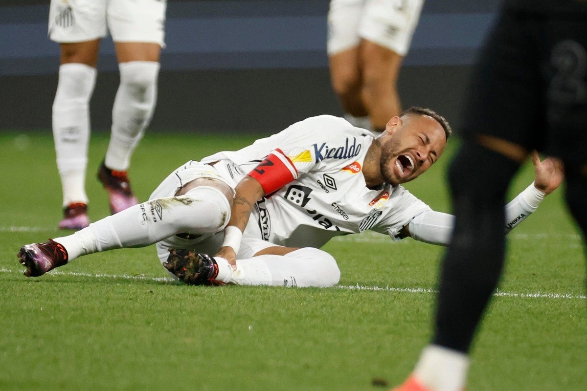 Entre Yuri Alberto y Memphis le dan el primer palo a Neymar