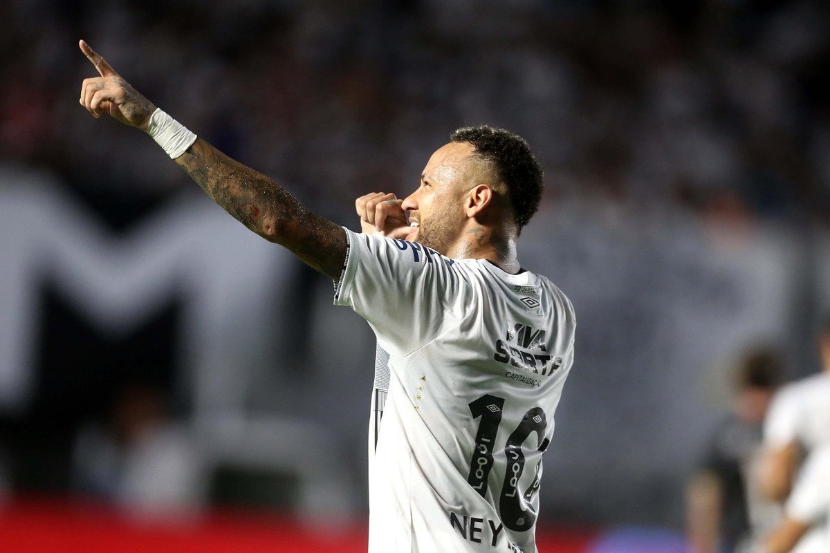 Neymar lidera campanha contra o gramado sintético nos campos de jogo do Brasil
