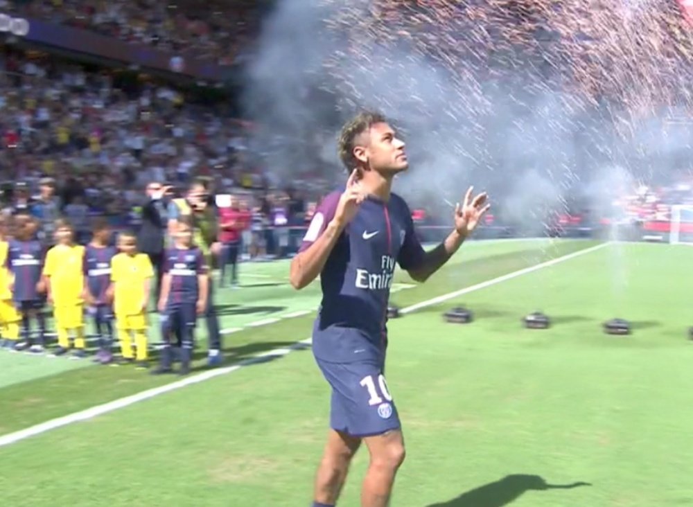 El PSG le dio un recibimiento espectacular a Neymar. Canal+