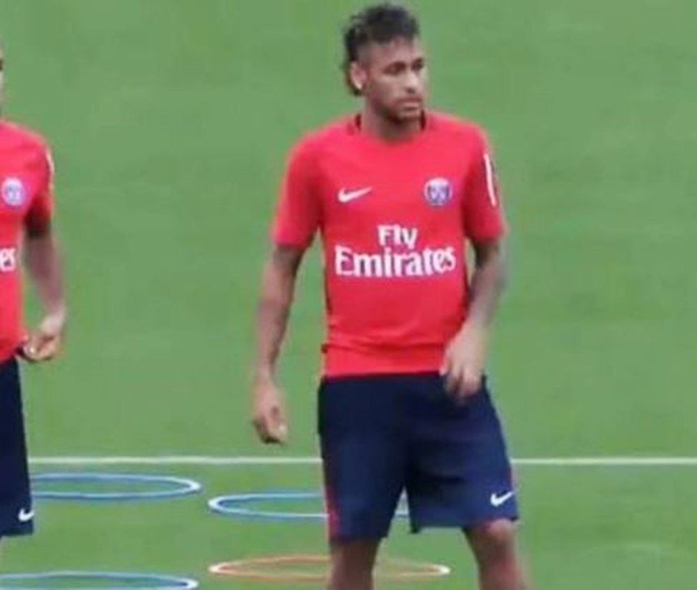 Neymar tuvo un gran reencuentro con Dani Alves. PSGTV