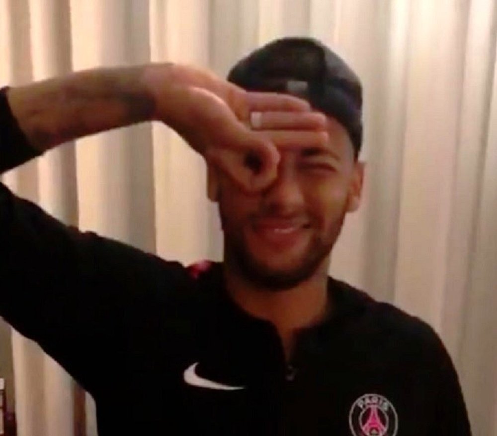 Neymar también sabe hacer el gesto de Dele Alli. Instagram/JesseLingard