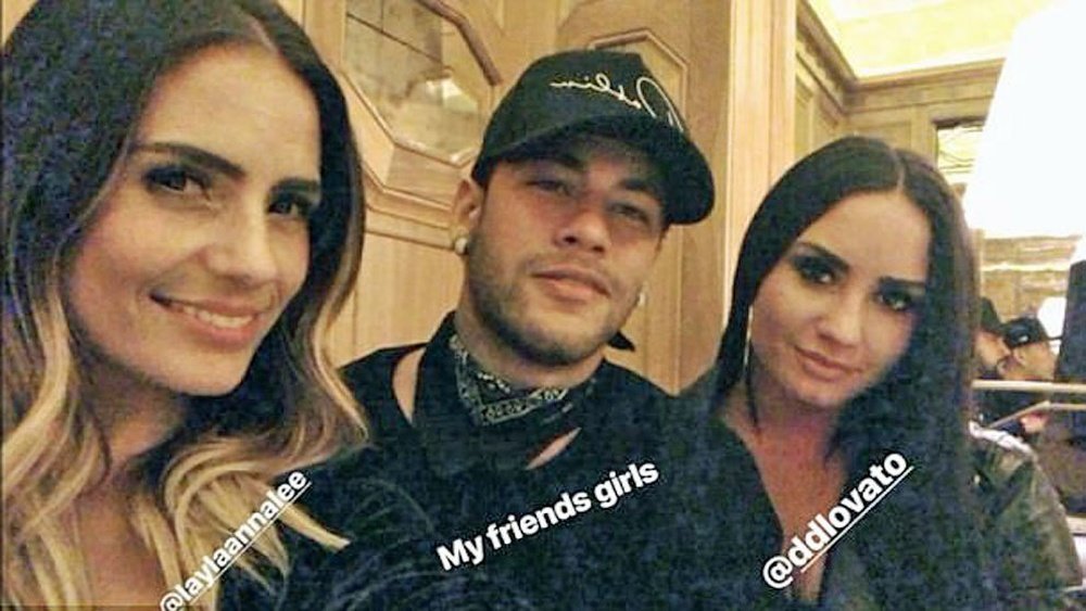 'Ney' aprovechó y se fue de fiesta en Londres antes de volver París. Instagram