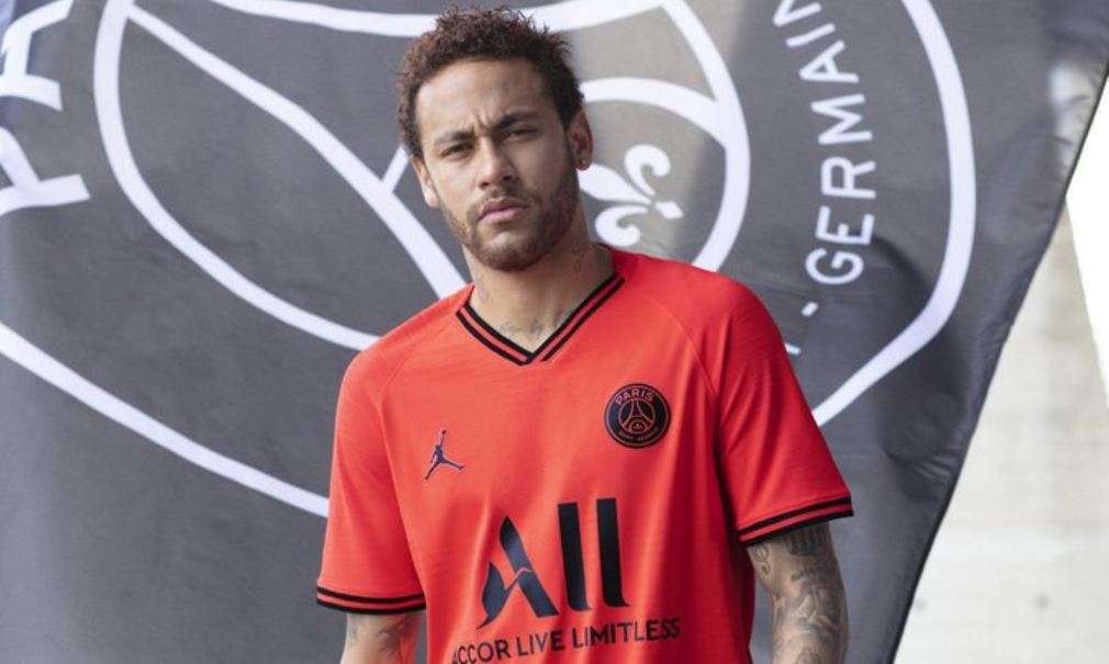 Neymar, orgulloso de poder vestir la nueva camiseta del PSG