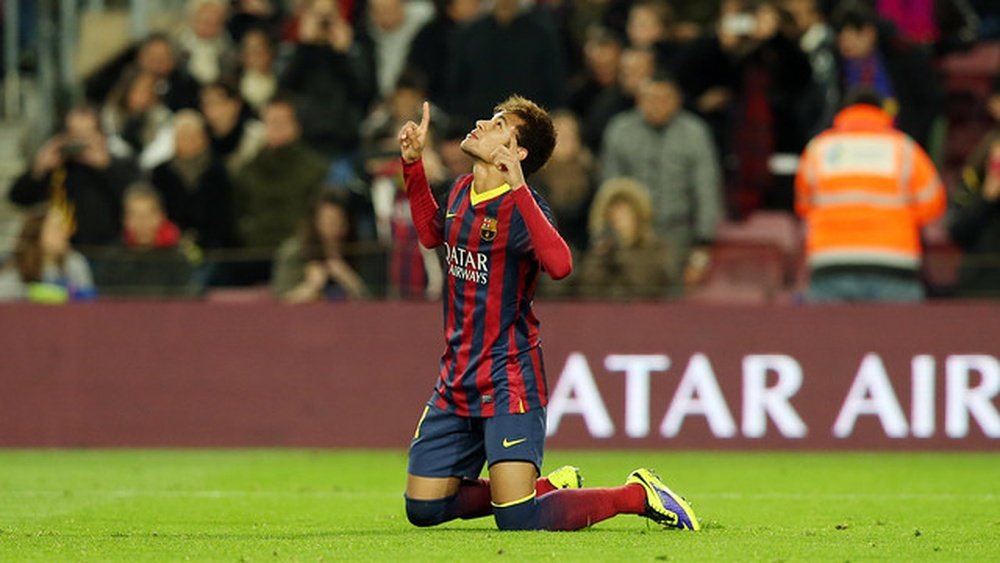 Neymar, señalando al cielo durante un Barcelona-Villarreal. FCBarcelona