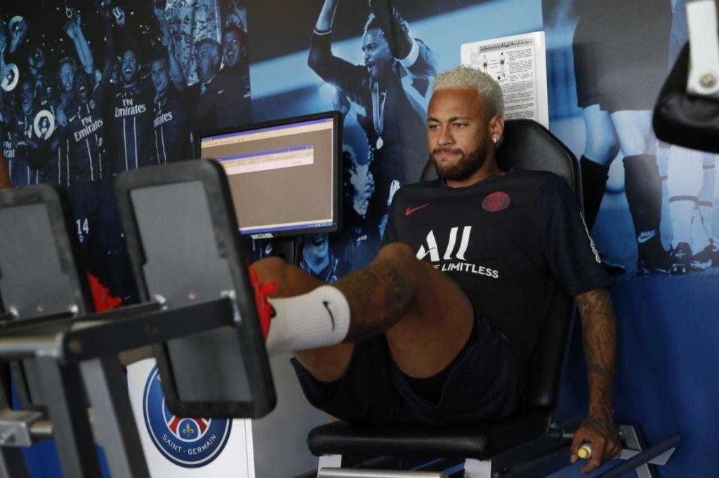 PSG planeja amistosos sem Neymar