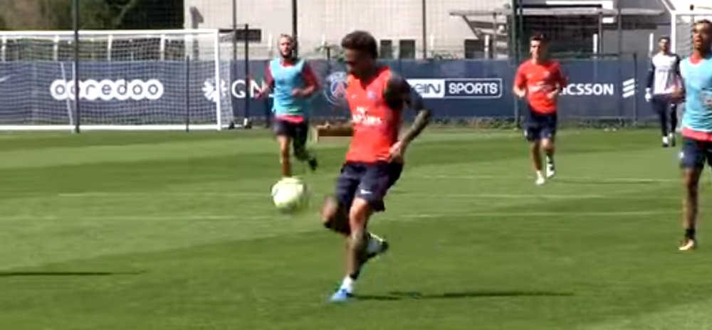 Neymar impressed in training with PSG. Youtube