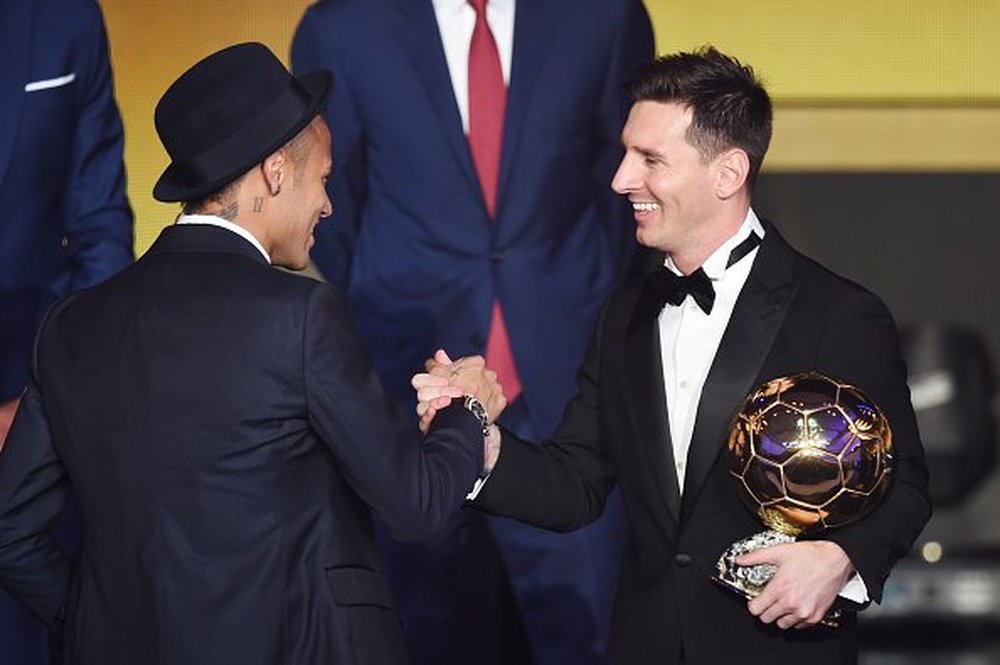 Le PSG payera à Neymar 3 millions d'euros s'il gagne le Ballon d’or. Twitter