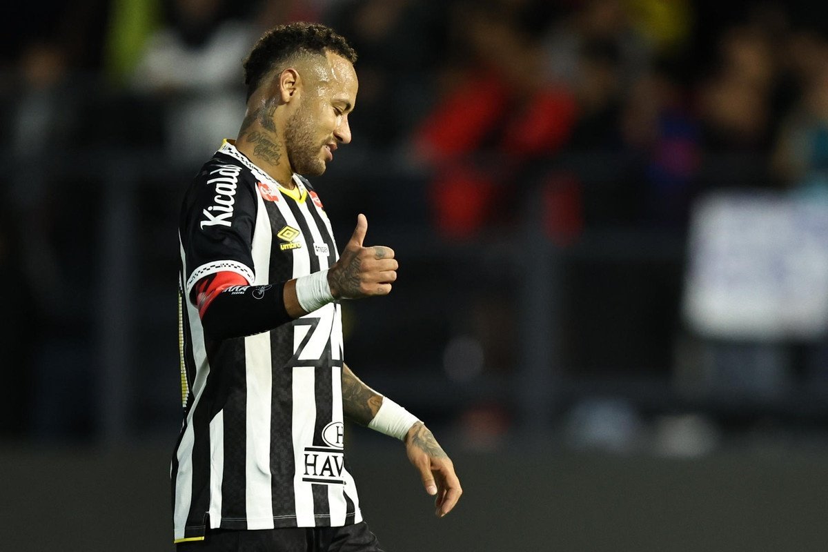 Com Neymar, Santos encara Flamengo pelo Brasileirão