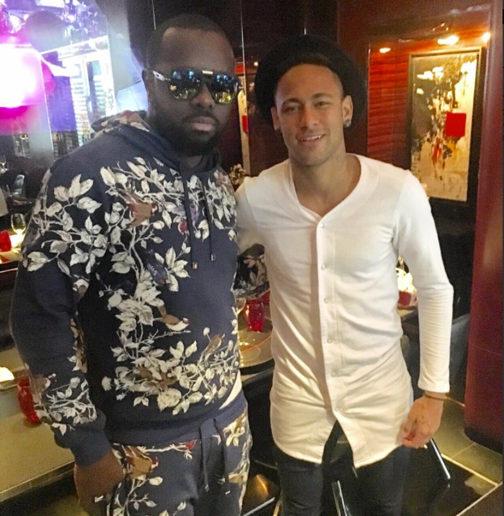 Neymar y el conocido rapero francés se fotografiaron juntos. Twitter/MaîtreGims