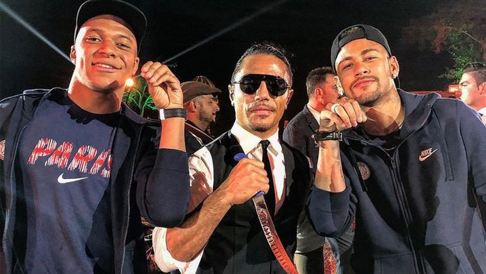 Neymar e Mbappé aproveitaram a visita. Instagram/SaltBae