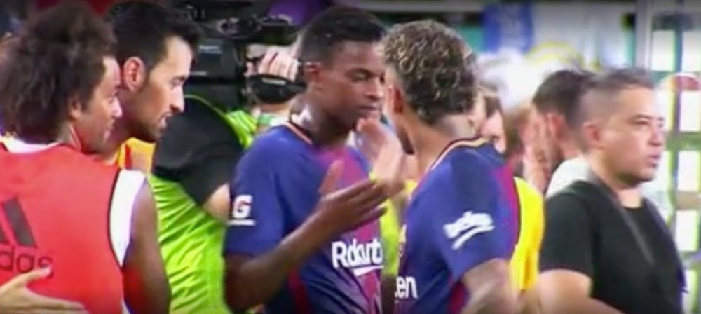 Ambos jugadores se abrazaron tras ganar al Madrid. Cuatro