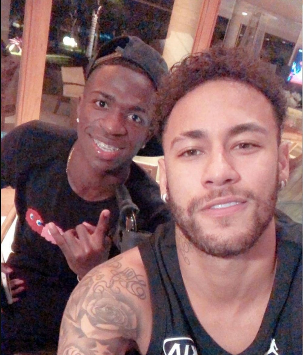 Neymar e Vinícius, juntos. Instagram/NeymarJR